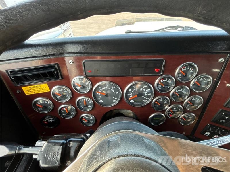 Western Star 4900 8x6 Sleeper Tri/A Dump Truck Kipper