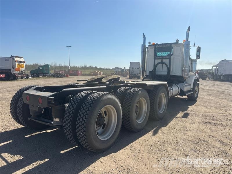Western Star 4900 8x6 Tri/A Day Cab Truck Tractor Sattelzugmaschinen