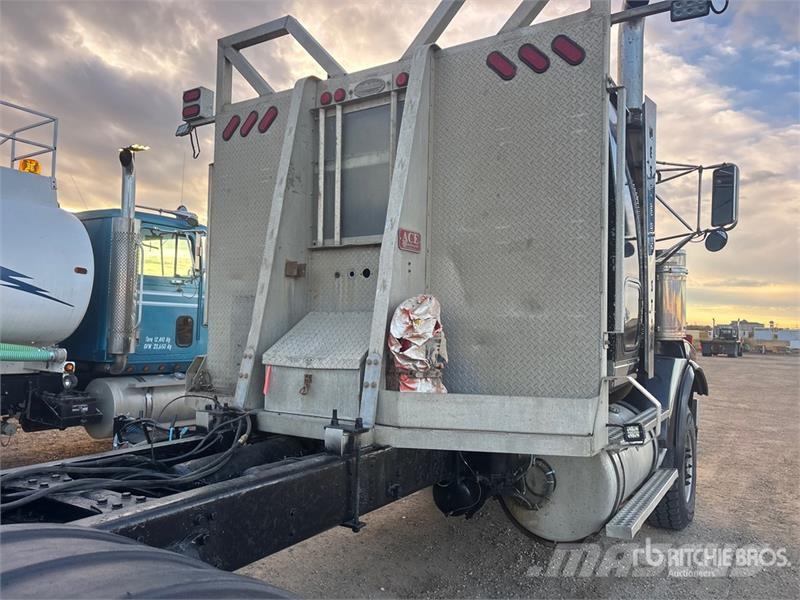 Western Star 4900 8x6 Tri/A Sleeper Truck Tractor Traktorske jedinice