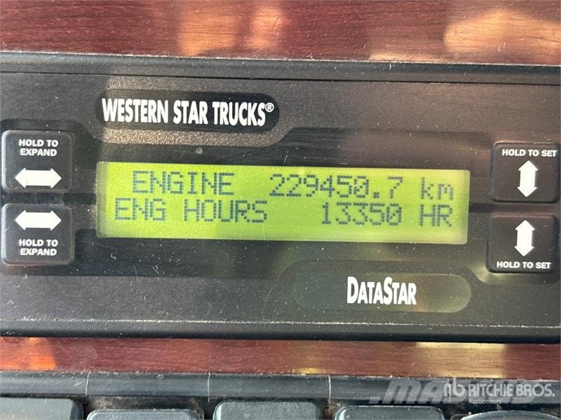 Western Star 4900 8x6 Tri/A Sleeper Truck Tractor Седельные тягачи