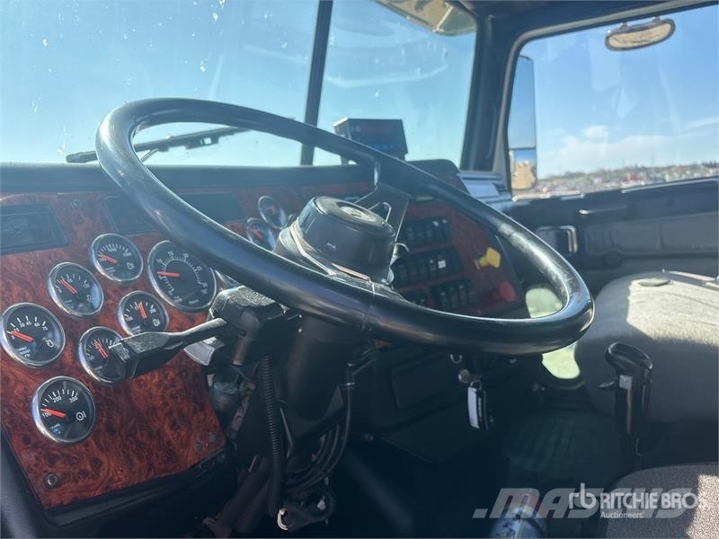 Western Star 4900 8x6 Tri/A Day Cab Truck Tractor Sattelzugmaschinen