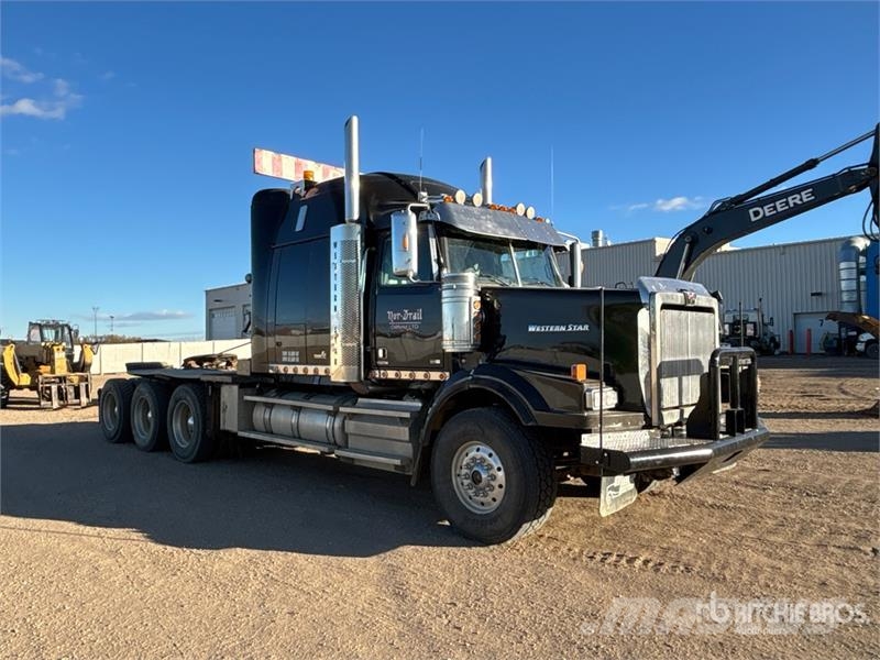 Western Star 4900 8x6 Sleeper Winch Truck Recovery vehicles
