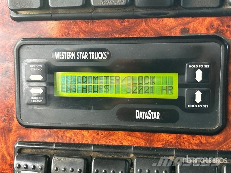 Western Star 4900 8x6 Tri/A Sleeper Truck Tractor Traktorske jedinice