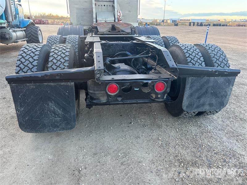 Western Star 4900 8x6 Tri/A Sleeper Truck Tractor Traktorske jedinice