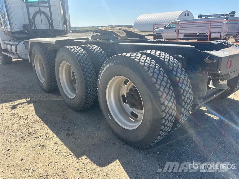 Western Star 4900 8x6 Tri/A Day Cab Truck Tractor Sattelzugmaschinen
