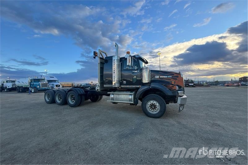 Western Star 4900 8x6 Tri/A Sleeper Truck Tractor Traktorske jedinice
