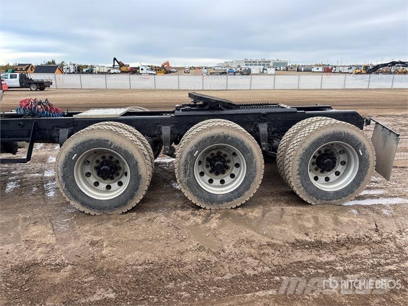 Western Star 4900 8x6 Tri/A Sleeper Truck Tractor Tegljači