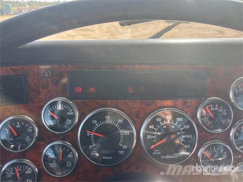 Western Star 4900 8x6 Tri/A Day Cab Truck Tractor Sattelzugmaschinen