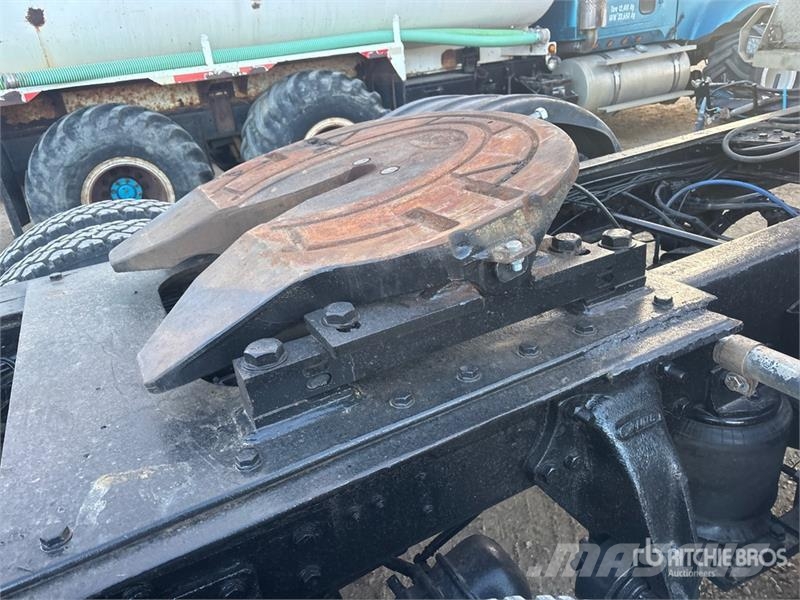 Western Star 4900 8x6 Tri/A Sleeper Truck Tractor Traktorske jedinice