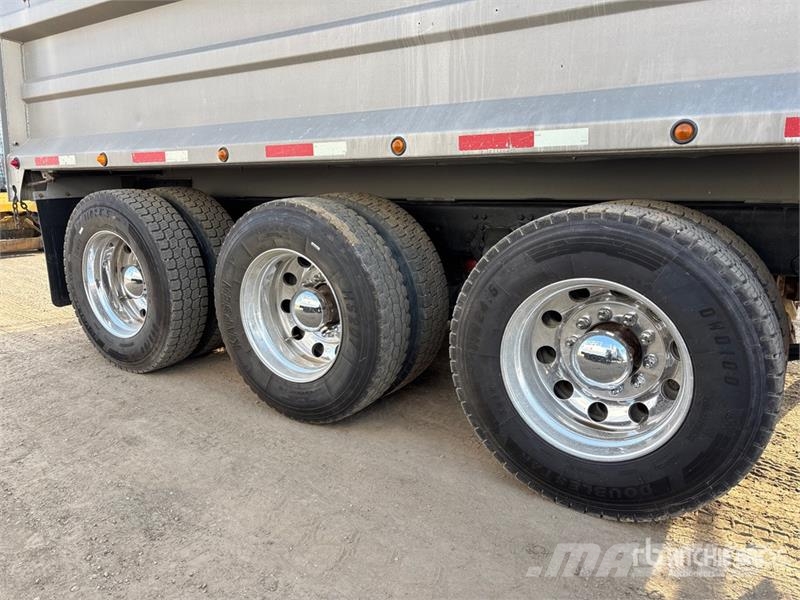 Western Star 4900 8x6 Sleeper Tri/A Dump Truck Kipper