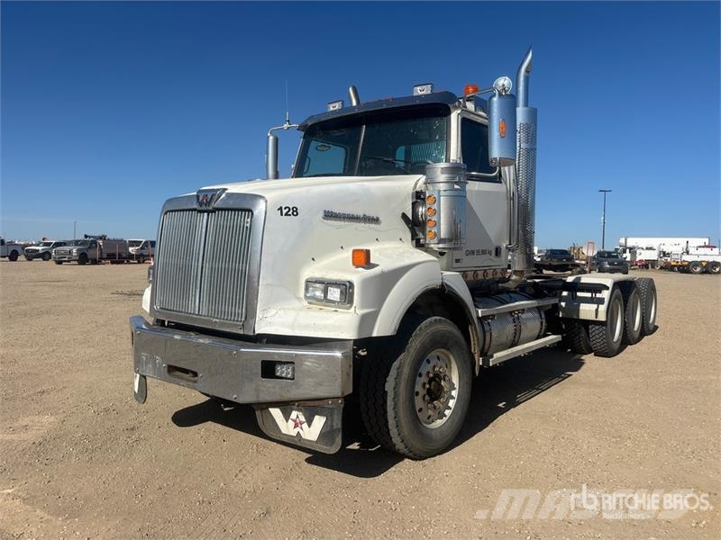Western Star 4900 8x6 Tri/A Day Cab Truck Tractor Sattelzugmaschinen