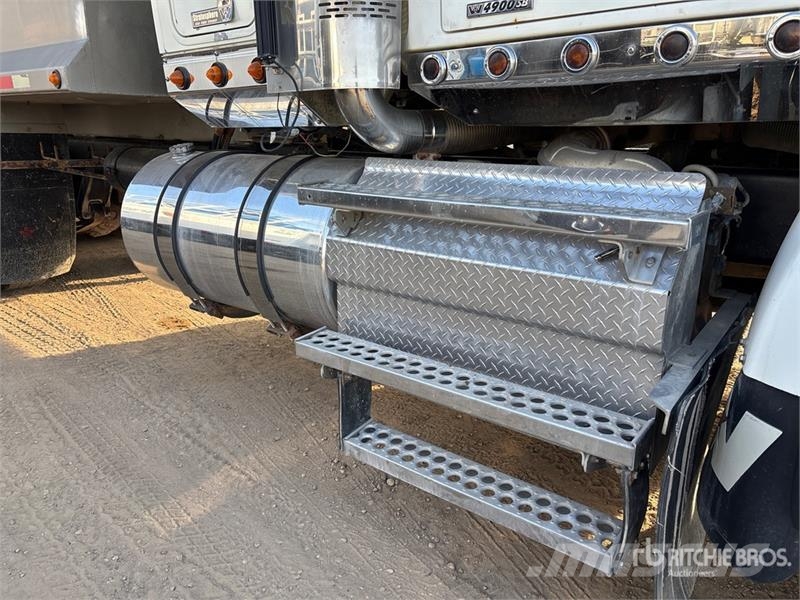 Western Star 4900 8x6 Sleeper Tri/A Dump Truck Kipper