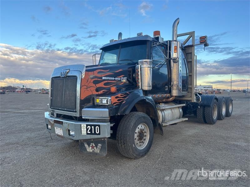 Western Star 4900 8x6 Tri/A Sleeper Truck Tractor Traktorske jedinice