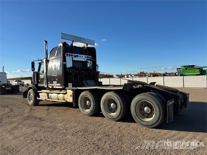 Western Star 4900 8x6 Sleeper Winch Truck Recovery vehicles
