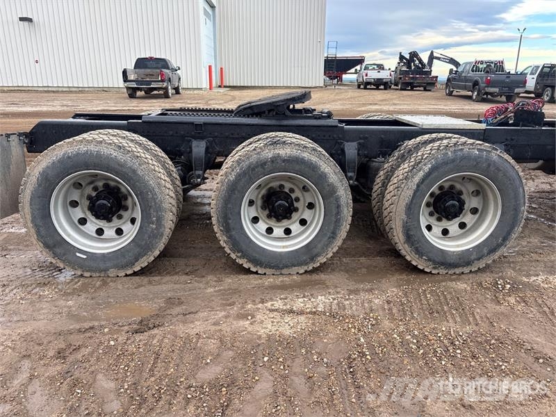 Western Star 4900 8x6 Tri/A Sleeper Truck Tractor Tegljači