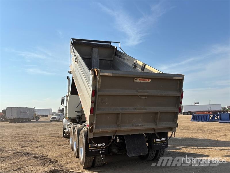 Western Star 4900 8x6 Sleeper Tri/A Dump Truck Kipper