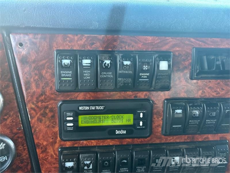 Western Star 4900 8x6 Tri/A Sleeper Truck Tractor Traktorske jedinice