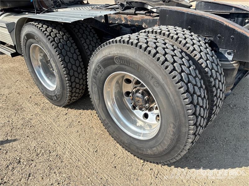 Western Star 4900 FA 6x4 T/A Day Cab Truck Tractor Vetopöytäautot