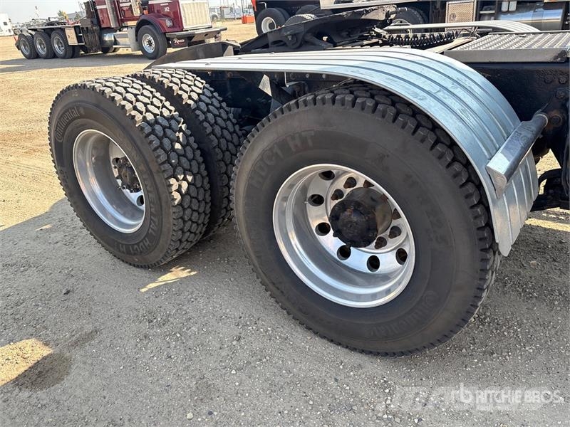 Western Star 4900 FA 6x4 T/A Day Cab Truck Tractor Vetopöytäautot