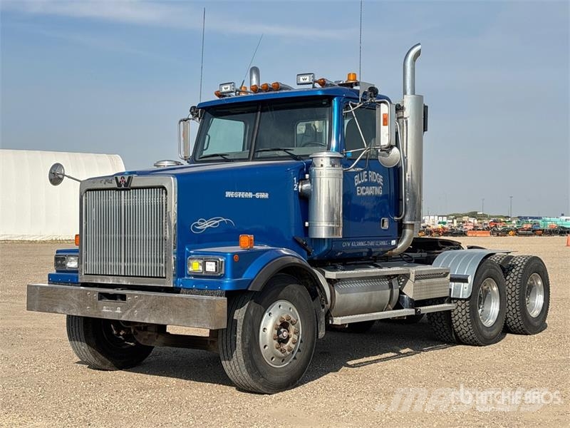 Western Star 4900 FA 6x4 T/A Day Cab Truck Tractor Vetopöytäautot