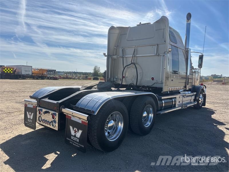 Western Star 4900EX 6x4 T/A Sleeper Truck Tractor Vetopöytäautot