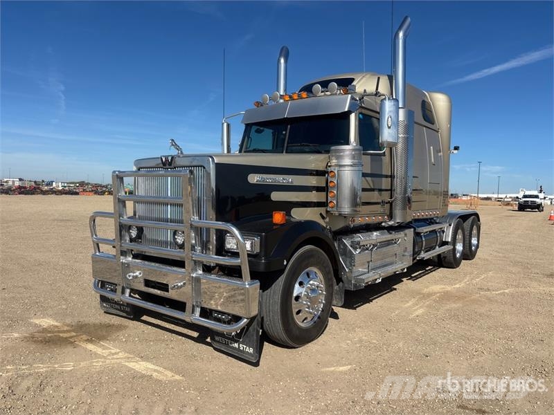 Western Star 4900EX 6x4 T/A Sleeper Truck Tractor Vetopöytäautot