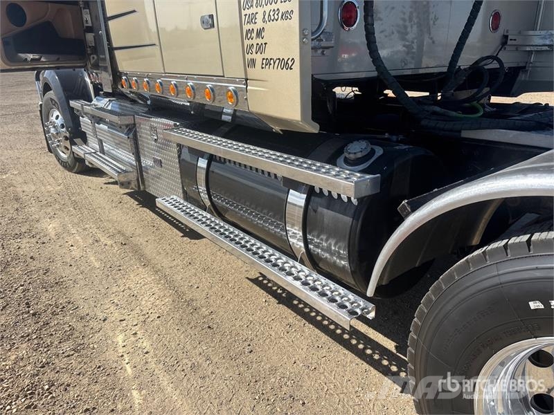 Western Star 4900EX 6x4 T/A Sleeper Truck Tractor Vetopöytäautot