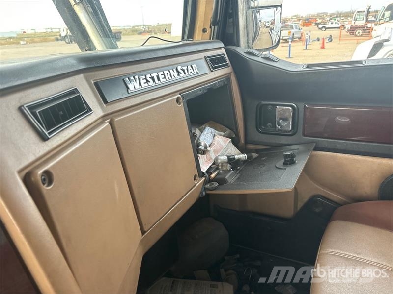 Western Star 4900FA Autotransporteri