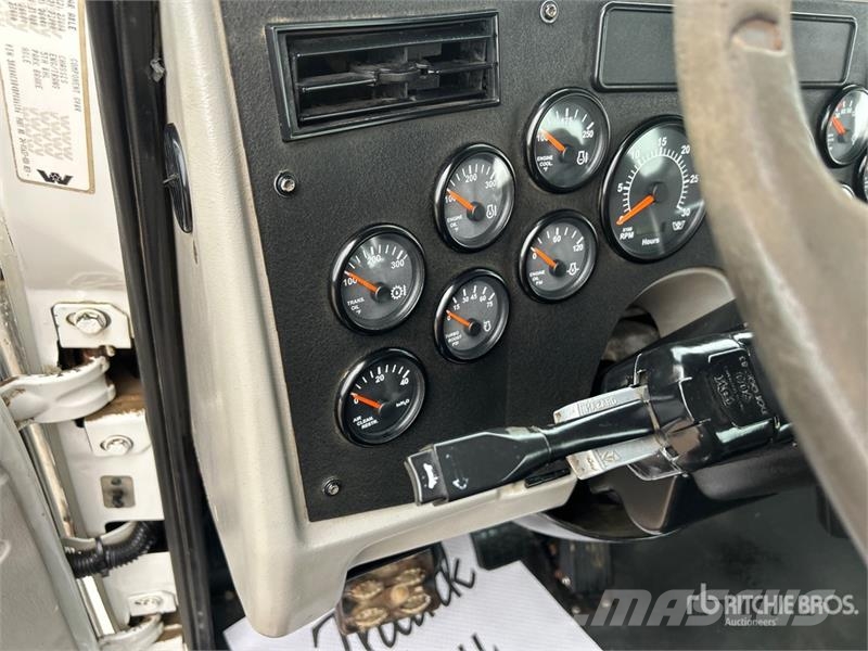 Western Star 4900FA 6x4 Cab and Chassis Kabinos ir salonai
