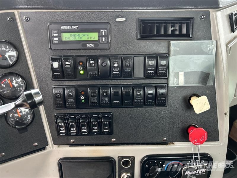 Western Star 4900FA 6x4 Cab and Chassis Kabinos ir salonai