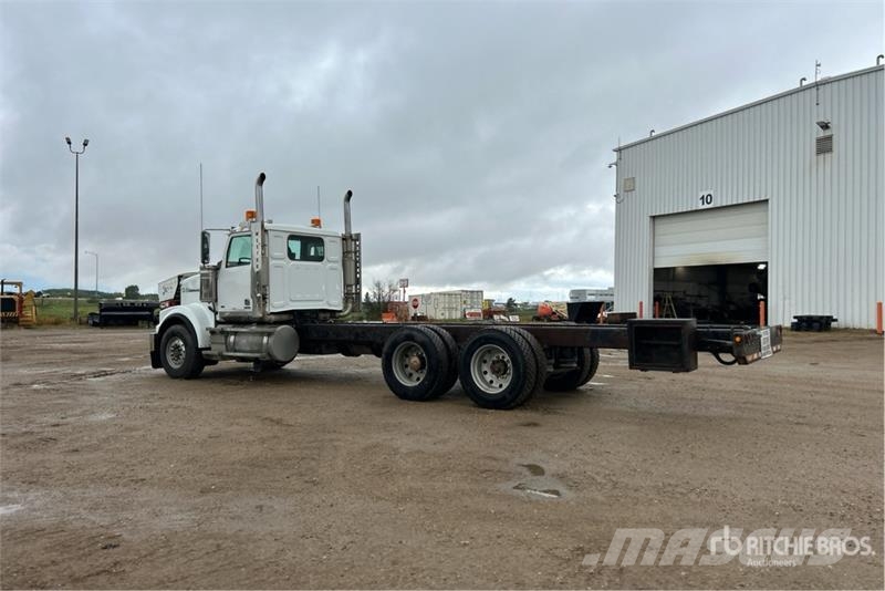 Western Star 4900FA 6x4 Cab and Chassis Kabinos ir salonai