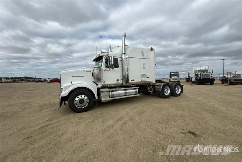 Western Star 4900FA 6x4 T/A Sleeper Truck Tractor Tegljači