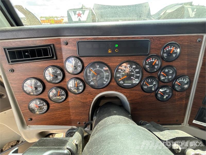 Western Star 4900FA 6x4 T/A Sleeper Truck Tractor Trekkvogner
