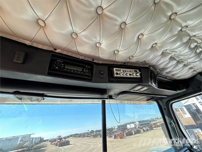 Western Star 4900FA 6x4 Cab and Chassis Cabinas e interior