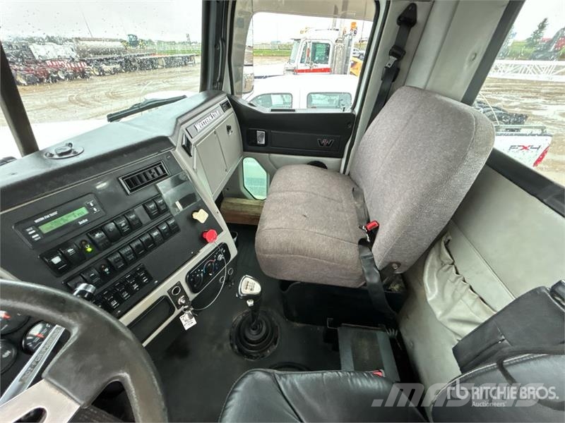 Western Star 4900FA 6x4 Cab and Chassis Kabinos ir salonai