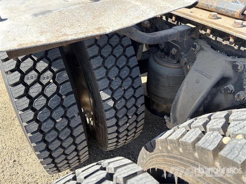 Western Star 4900FA 6x4 T/A Sleeper Truck Tractor Vetopöytäautot
