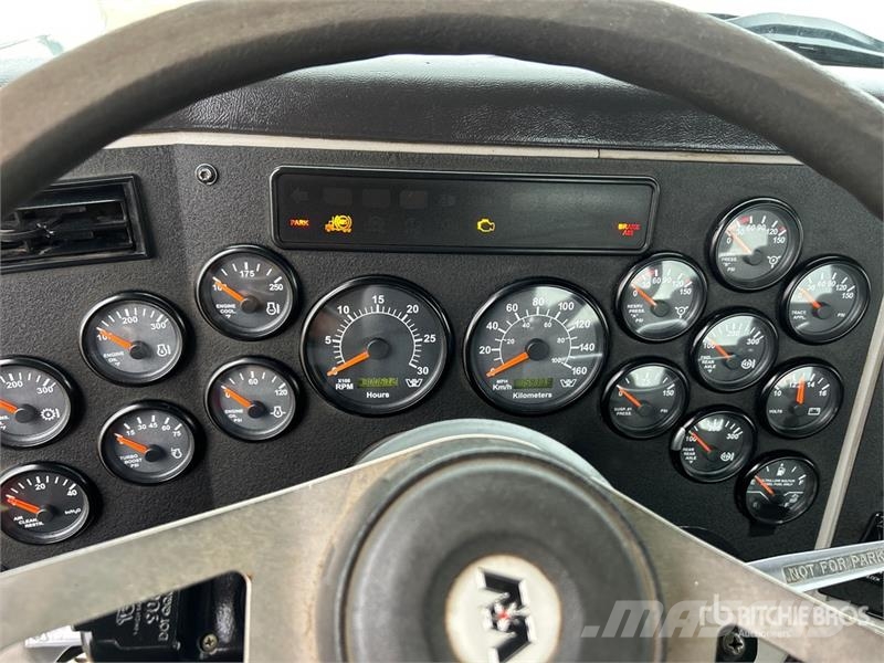 Western Star 4900FA 6x4 Cab and Chassis Kabinos ir salonai