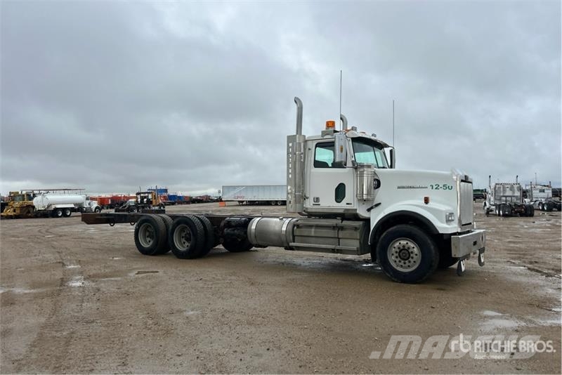 Western Star 4900FA 6x4 Cab and Chassis Kabinos ir salonai