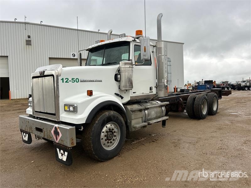 Western Star 4900FA 6x4 Cab and Chassis Kabinos ir salonai