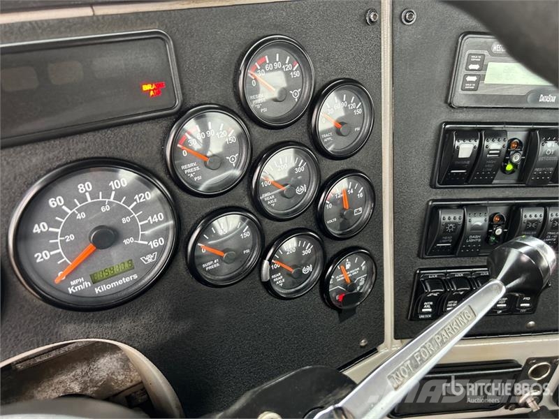 Western Star 4900FA 6x4 Cab and Chassis Kabinos ir salonai