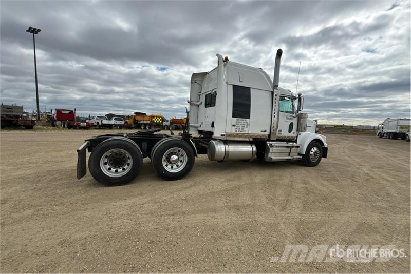Western Star 4900FA 6x4 T/A Sleeper Truck Tractor Tegljači