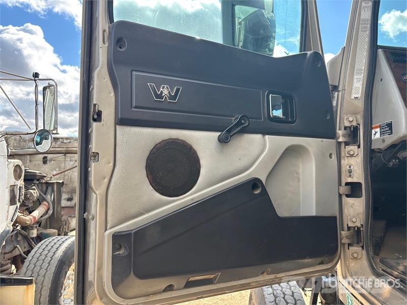 Western Star 4900FA 6x4 T/A Sleeper Truck Tractor Trekkvogner