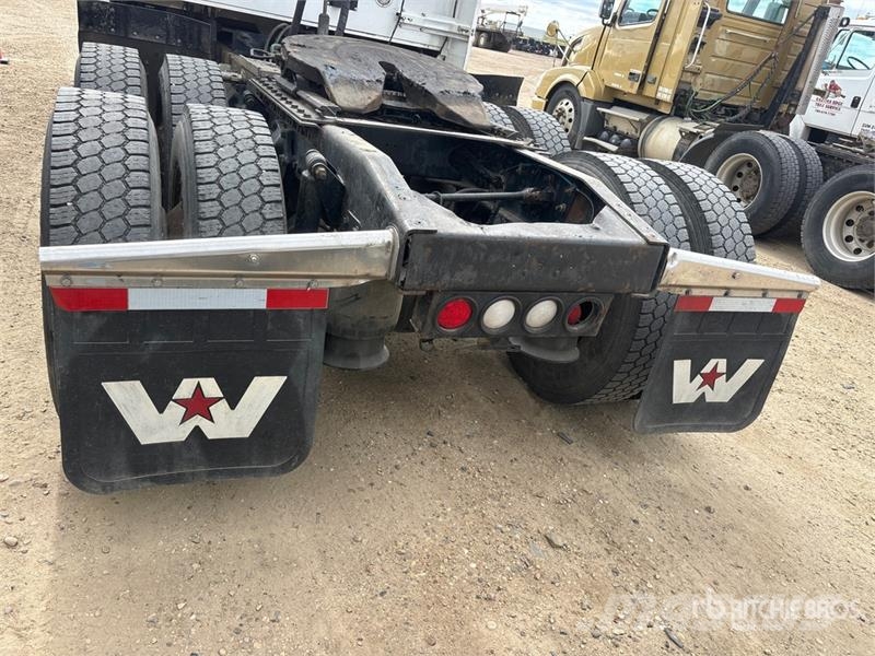 Western Star 4900FA 6x4 T/A Sleeper Truck Tractor Tegljači