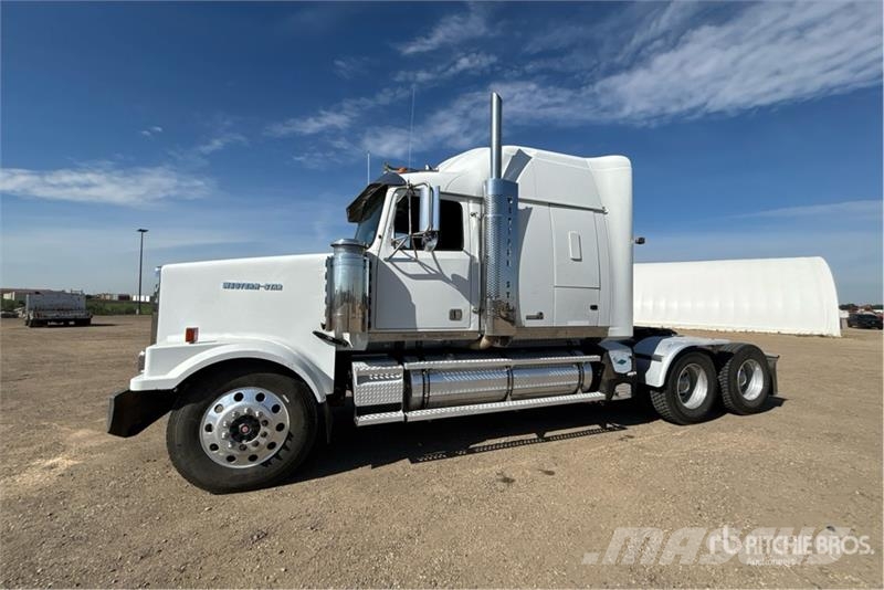 Western Star 4900FA 6x4 T/A Sleeper Truck Tractor Vetopöytäautot