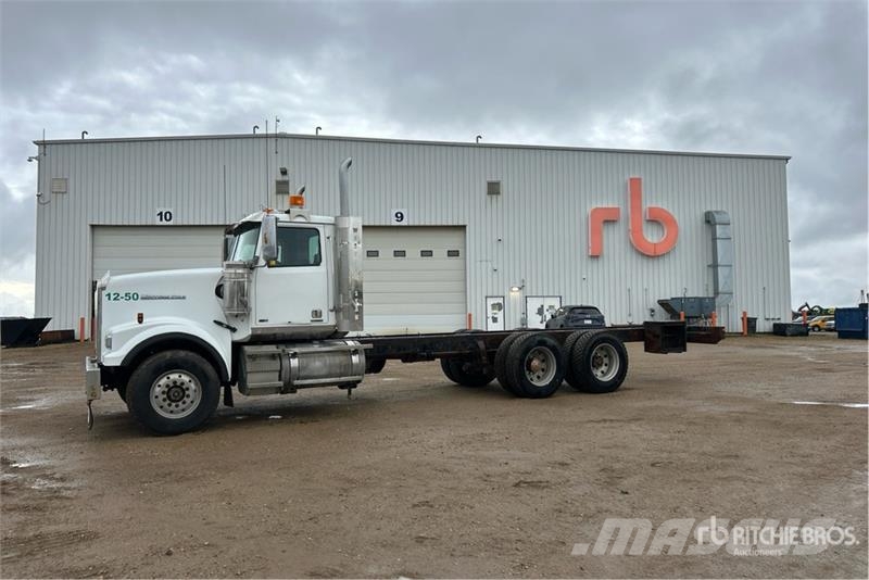 Western Star 4900FA 6x4 Cab and Chassis Kabinos ir salonai