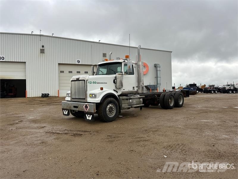 Western Star 4900FA 6x4 Cab and Chassis Kabinos ir salonai