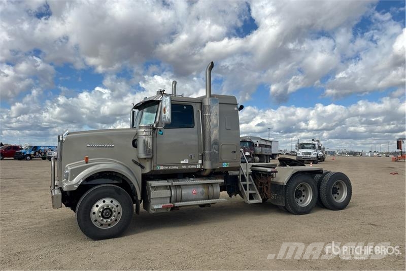 Western Star 4900FA T/A Sleeper Truck Tractor Trækkere