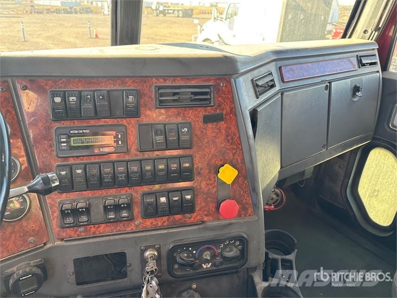 Western Star 4900SA 6x4 T/A Sleeper Truck Tractor Dragbilar