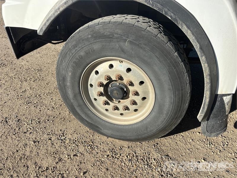 Western Star 4900SA 6x4 T/A Sleeper Truck Tractor Седельные тягачи