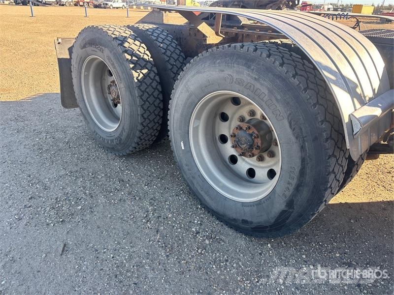 Western Star 4900SA 6x4 T/A Sleeper Truck Tractor Седельные тягачи